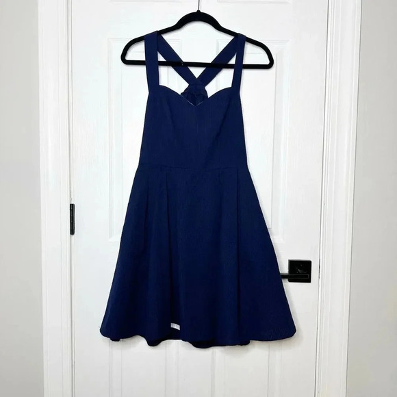 LAUREN JAMES Size M‎ Livingston Dress Navy Seersucker Back Bow Preppy - Picture 1 of 6
